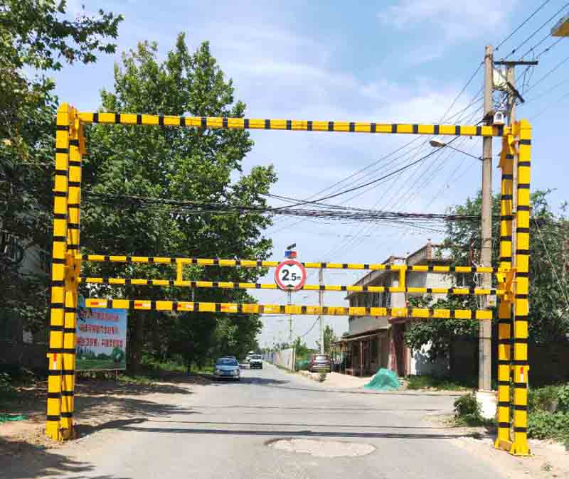 拉萨农村道路限高架